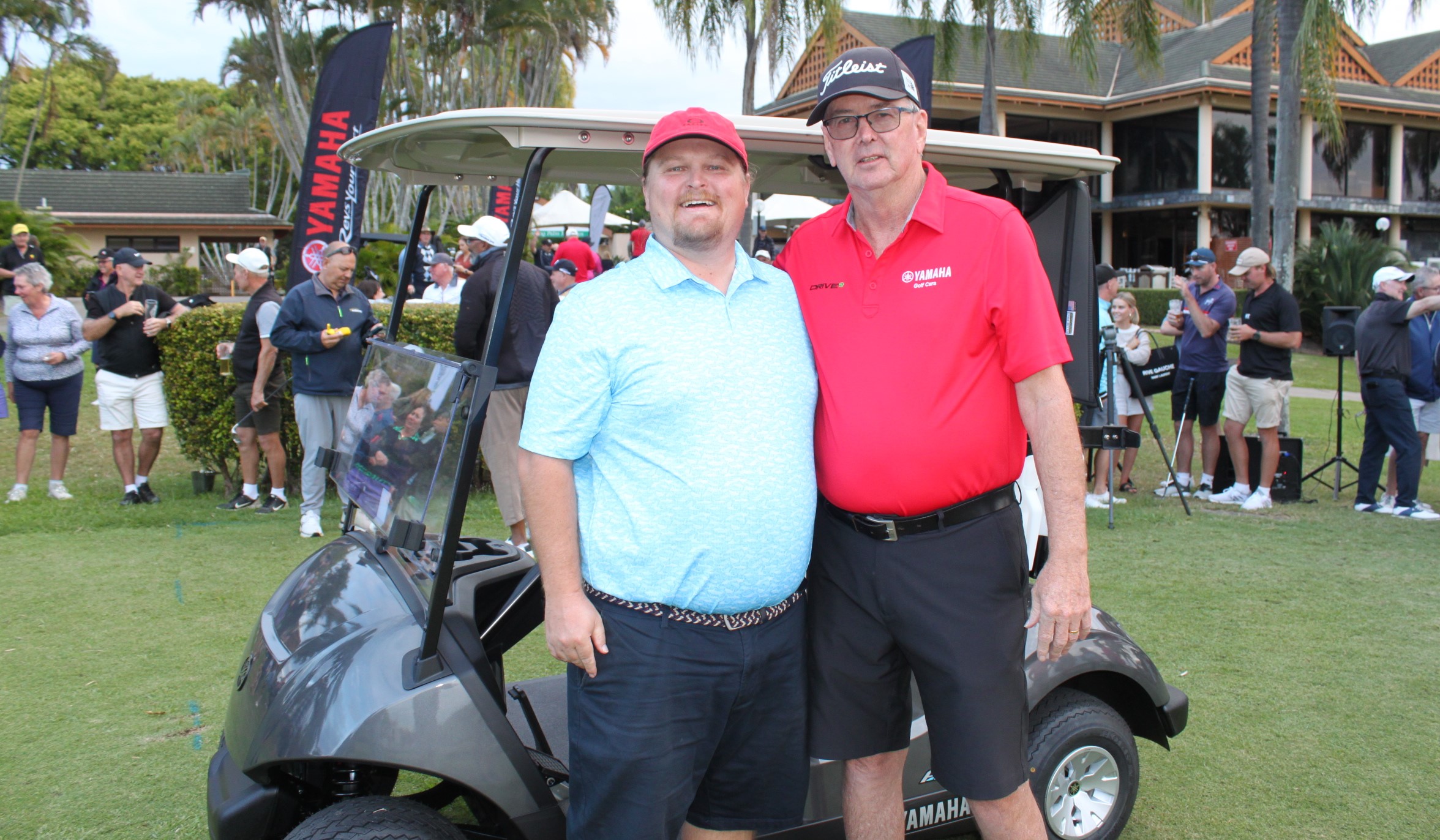 2024 Handiskins Chipping Contest Champion Tom O'Rourke from Kiama Golf club gets the keys to his new cart from Yamaha's Wayne Trefoni